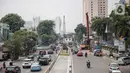 Suasana proyek pembangunan terowongan (underpass) Senen Extension di Pasar Senen, Jakarta, Sabtu (20/12/2019). Underpass yang pembangunan fisiknya ditarget selesai pada 2020 tersebut diharapkan dapat mengurangi kemacetan lalu lintas setempat. (Liputan6.com/Faizal Fanani)