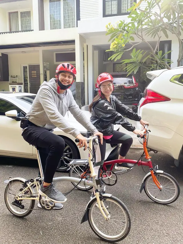 5 Momen Caesar Hito dan Felicya Angelista Saat Bersepeda Bersama, Seru Banget