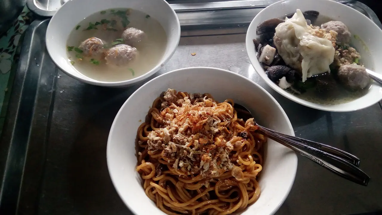 Salah satu porsi Mie Bakso Parahyangan Garut yang cukup digemari pengunjung selama liburan lebaran kali ini