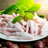 Tips memisahkan tulang ceker ayam./Copyright shutterstock.com
