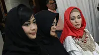 Keluarga mendiang Julia Perez, mengelar 40 hari bersama warga dan anak yatim. 