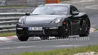 Porsche Cayman facelift tertangkap mata kamera tengah diuji di Nurburgring.