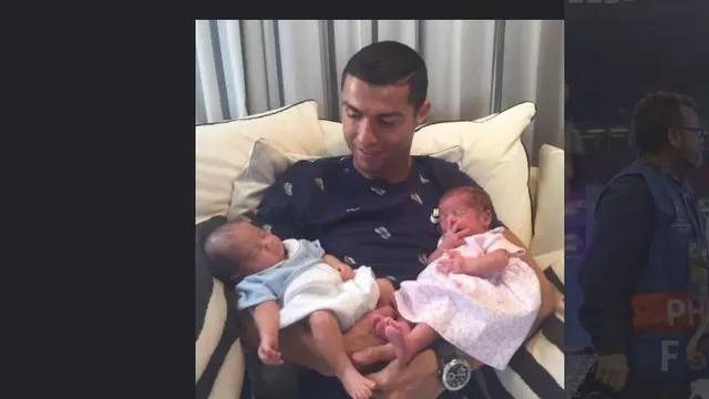 Cristiano Ronaldo akhirnya bisa bertemu bayi kembarnya