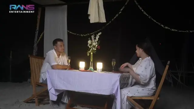 Momen dinner romantis Raffi Ahmad dan Nagita Slavina. (Sumber: YouTube/RANS Entertaiment)