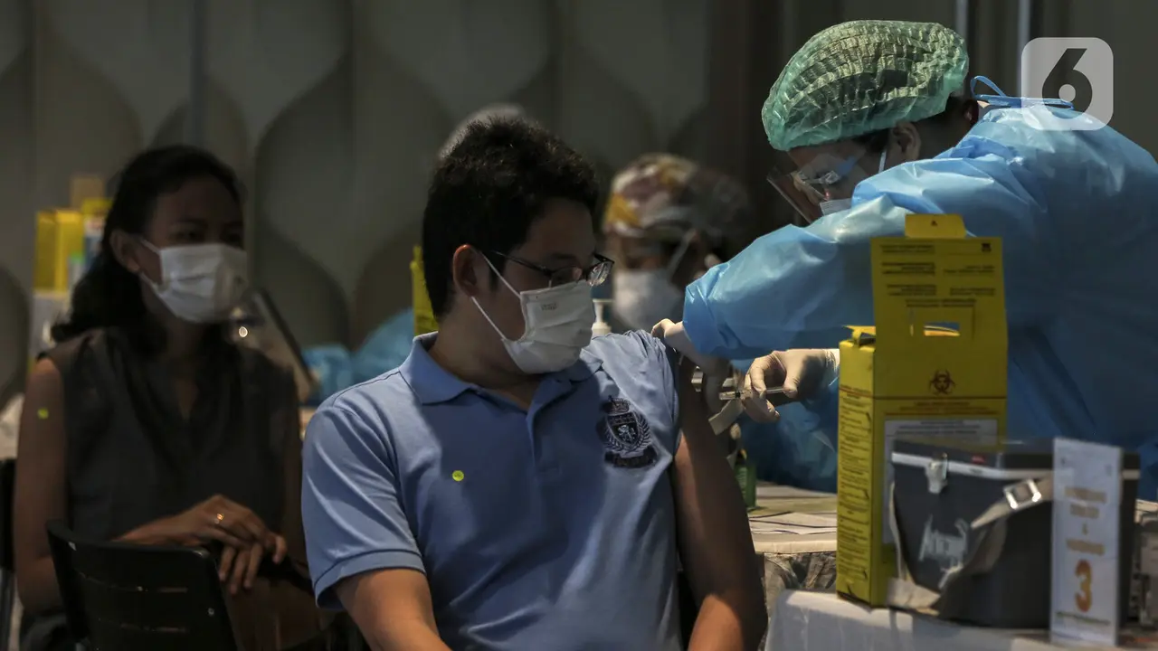 FOTO: Melihat Sentra Vaksinasi COVID-19 di Jakarta