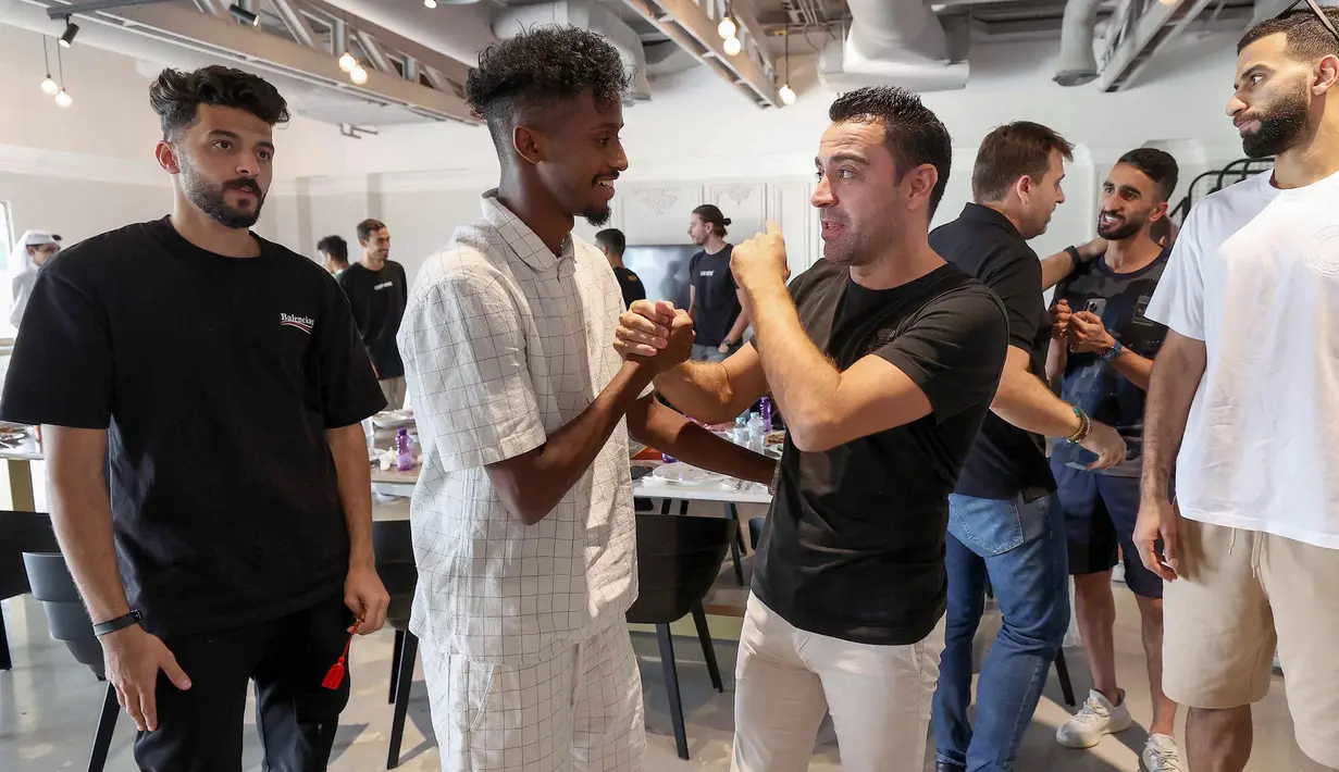 Keinginan Xavi untuk kembali pulang ke Barcelona tak lain untuk memperbaiki performa mantan klubnya tersebut yang saat ini sedang terpuruk. (Photo by Qatar's Al-Sadd Club Website / AFP)