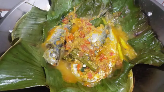 Woku daun pisang