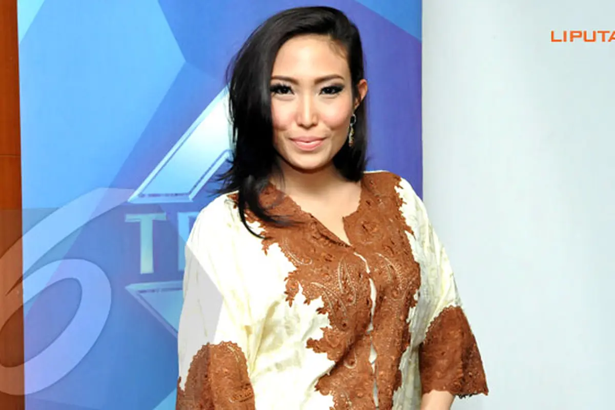 ayu-dewi-130820c.jpg