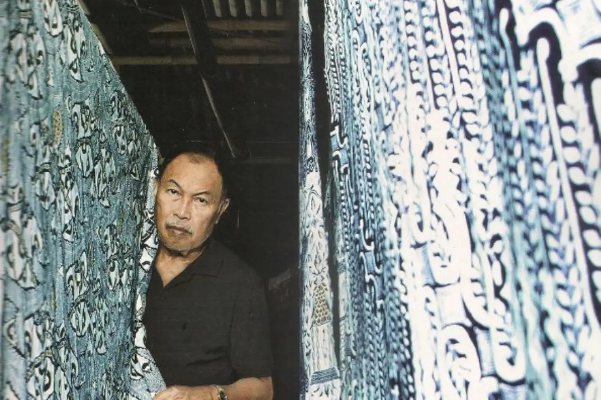 12 Koleksi Batik Iwan Tirta, Perancang Batik Ternama Indonesia