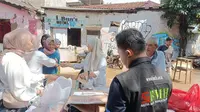 Aksi Sosial Vanilla Hijab dan BMH Bantu Warga Terdampak Banjir Bekasi