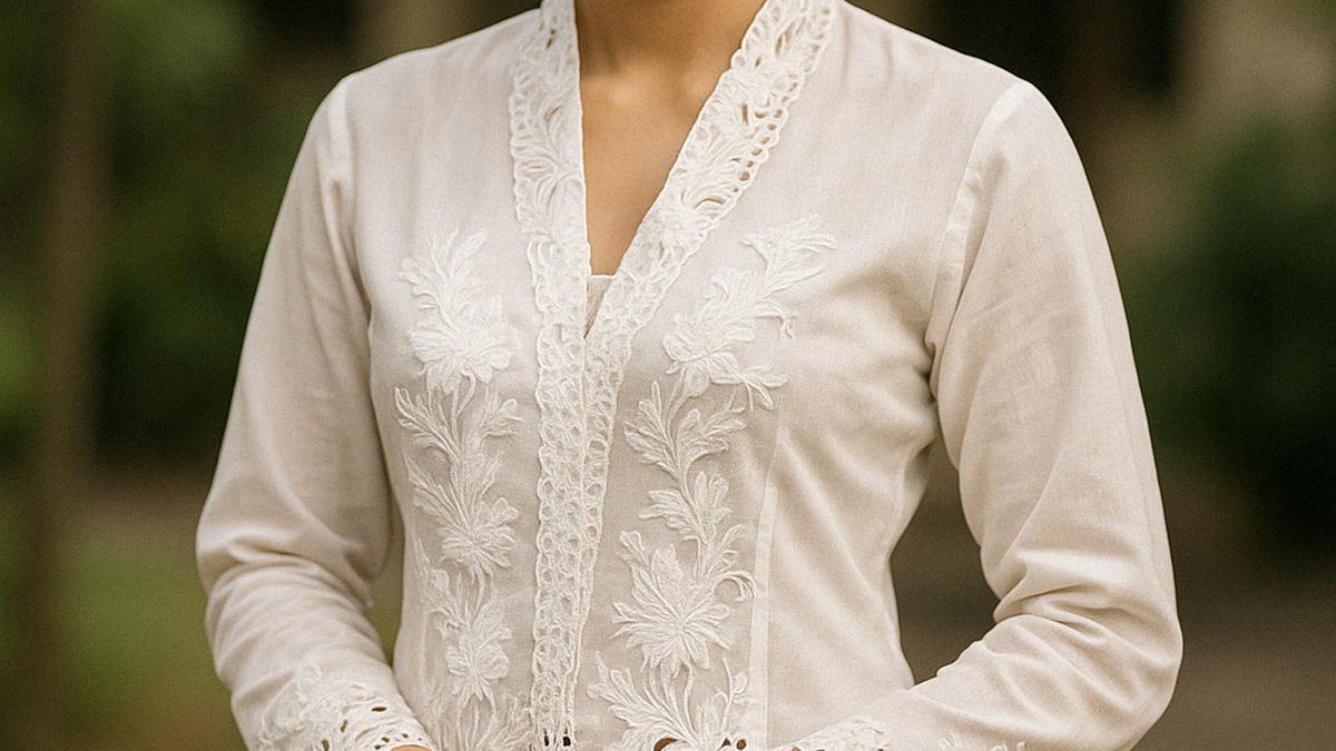 Apa Bedanya Kebaya Encim dan Kebaya Biasa? Ini Perbandingan Lengkapnya dari Sejarah hingga Harga