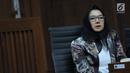 Terdakwa dugaan gratifikasi dan suap pemberian izin lokasi perkebunan kelapa sawit, Rita Widyasari saat mengikutii sidang lanjutan di Pengadilan Tipikor, Jakarta, Selasa (3/4). Sidang mendengar keterangan saksi. (Liputan6.com/Helmi Fithriansyah)