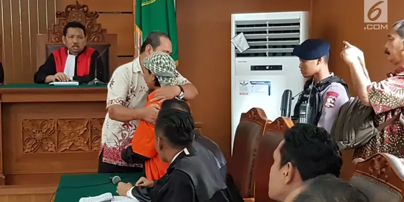 Ketika Korban Peluk dan Salami Terdakwa Bom Thamrin