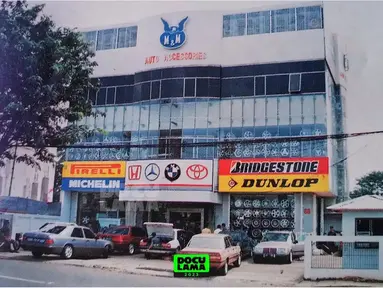 Ada yang dulu pernah mampir belanja ke M&M Auto Accesories di Jl. Radio Dalam, Jakarta? (Source: Instagram/@doculama)