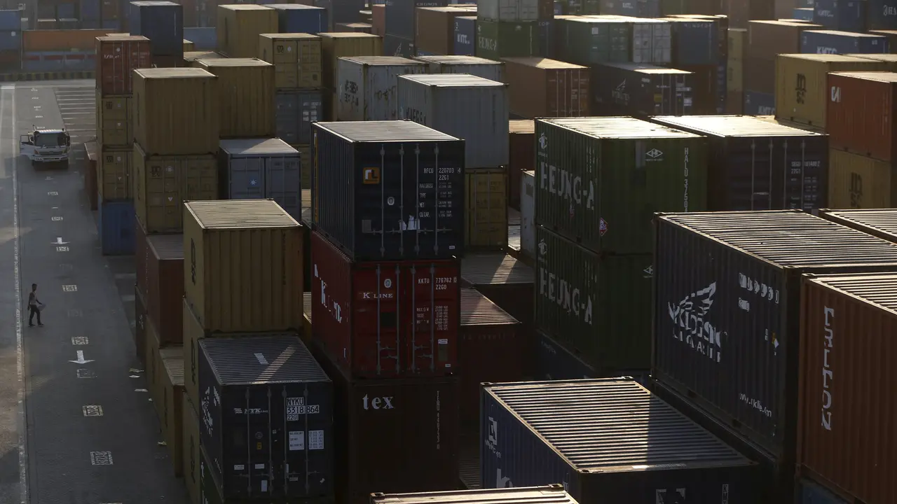 20150805-Perekonomian-Tanjung-Priok