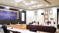 Dewan Kehormatan Penyelenggara Pemilu (DKPP) menggelar sidang pemeriksaan dugaan pelanggaran Kode Etik Penyelenggara Pemilu di Gorontalo (Arfandi ibrahim/Liputan6.com)
