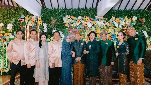 OOTD Febby Rastanty Bersama Keluarga Calon Suami. [@sumiyarti_pru]