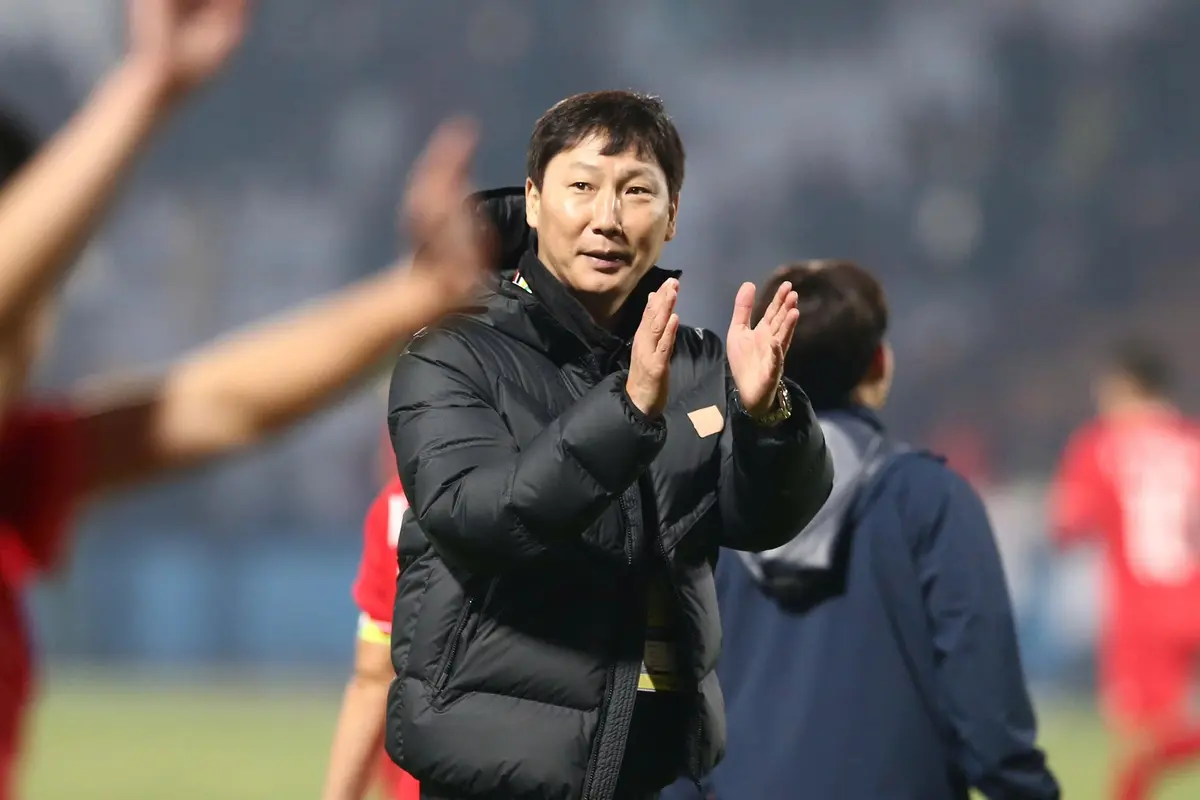 Kim Sang-sik Timnas Vietnam