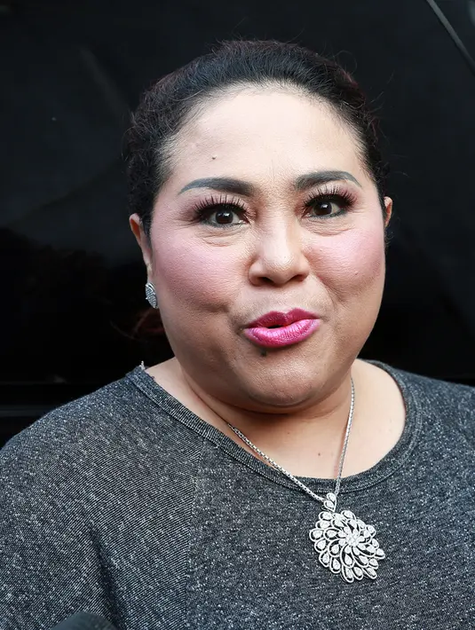 Artis kocak asal Surakarta ini mengaku masih rajin melakukan konsultasi tentang perkembangan kesehatannya. Lebih baik mengetahui dari awal daripada menuai semuanya dalam keadaan terlambat. (Deki Prayoga/Bintang.com)