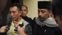 Puluhan orang yang mengklaim bekas pasien Ustaz Guntur Bumi (UGB), melapor ke Badan Reserse Kriminal Mabes Polri, Senin (17/3) (Liputan6.com/Rini Suhartini).