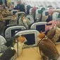 Puluhan ekor burung elang jadi penumpang pesawat (Reddit/Sbs.com.au)