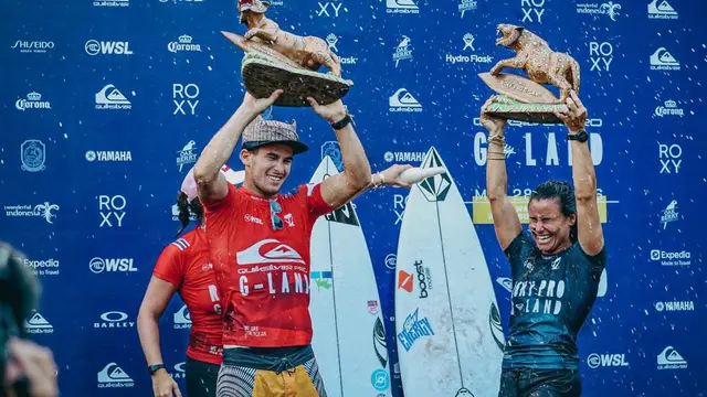 Para pemenang di ajang liga selancar dunia 2022 di Pantai G-Land Banyuwangi. (Istimewa)