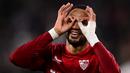 Pemain Sevilla, Youssef En-Nesyri melakukan selebrasi setelah mencetak gol pertama tiimnya ke gawang Juventus pada laga leg pertama semifinal Liga Europa 2022/2023 di Allianz Stadium, Juventus, Jumat (12/05/2023) WIB. Laga berakhir dengan skor 1-1. (AFP/Marco Bertorello)