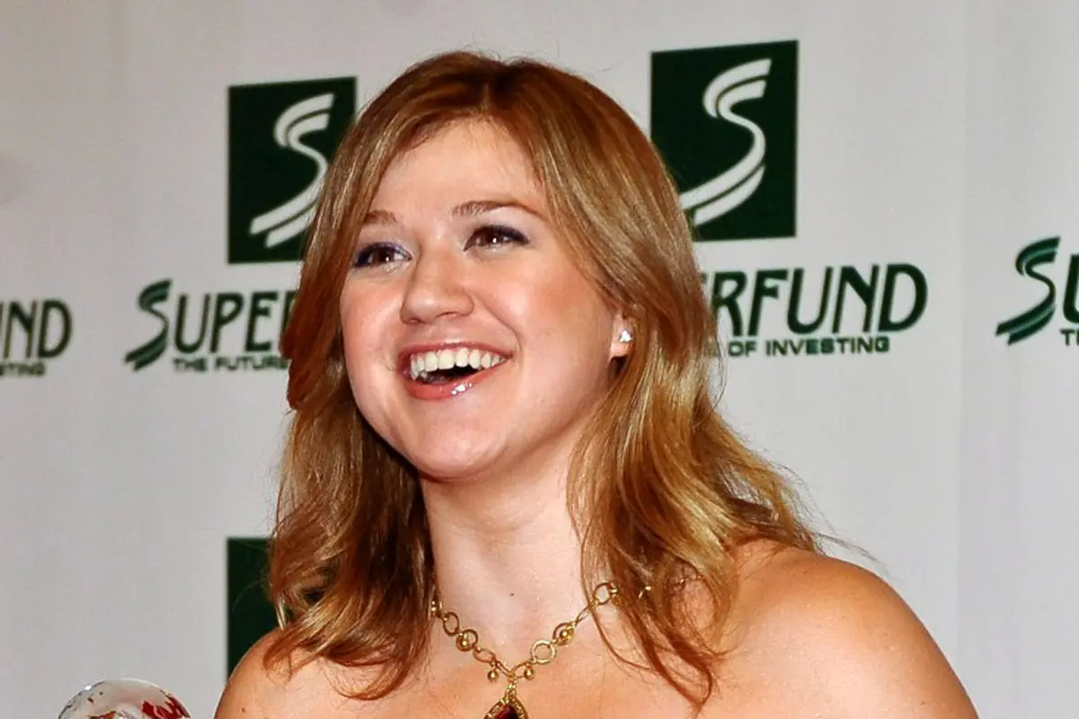 [Bintang] Kelly Clarkson