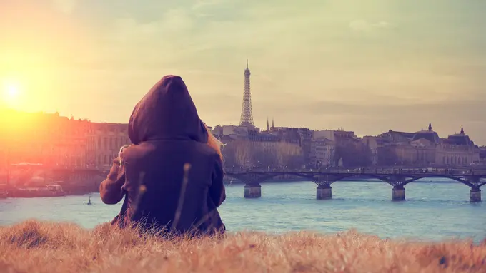 Hidup Bahagia Itu Lulus Kuliah, Kerja, Lalu Menikah, Setelah Itu?