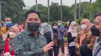 Menteri BUMN Erick Thohir yang turut membagikan momen saat keluar dari kantornya di Kementerian BUMN akibat guncangan gempa Banten. (Sumber: @erickthohir)