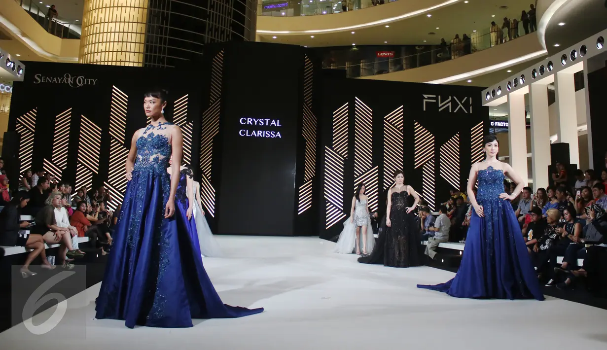 Sejumlah model berpose saat ajang Fashio Nation ke-11 yang bertemakan Real Life Real Story persembahan dari Matie France Bodyline di Senayan City, Jakarta, Jumat (14/4). (Liputan6.com/Angga Yuniar)