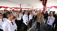 Gubernur Jawa Tengah (Jateng) Ganjar Pranowo memberikan arahan pada Pembukaan Seleksi Magang Jepang Tahun 2023 di Halaman Kantor Disnakertrans Provinsi Jateng, Kota Semarang, Jateng, Senin (12/6/2023).