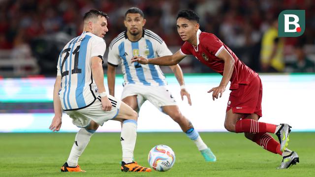 Foto: Aksi Jatuh Bangun Marselino Ferdinan saat Hadapi Argentina, Catatkan Statistik Apik hingga Dipuji Jurnalis Inggris