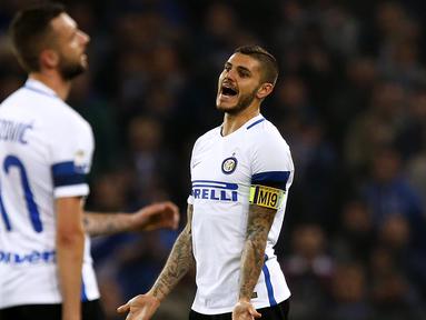 Ekpsresi kapten Inter Milan, Mauro Emanuel Icardi (kanan) saat timnya kalah dari Sampdoria pada lanjutan Serie A Italia di Luigi Ferraris Stadium, Genoa (30/10/2016). (AFP/Marco Bertorello)