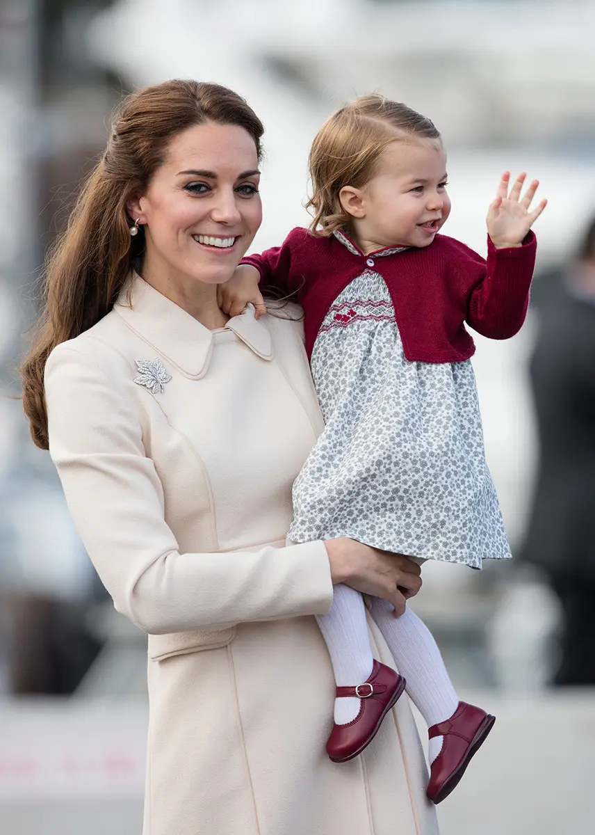 Ini rahasia Kate Middleton untuk mewujudkan tampilan gaya dan menggemaskan untuk Putri Charlotte (Foto: Thezoereport.com)