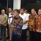 Politikus PDI Perjuangan (PDIP) Budiman Sudjatmiko menemui Ketua Umum Partai Gerindra Prabowo Subianto di kediaman Kartanegara IV, Jakarta Selatan. (Foto: Genantan Saputra/Merdeka.com).