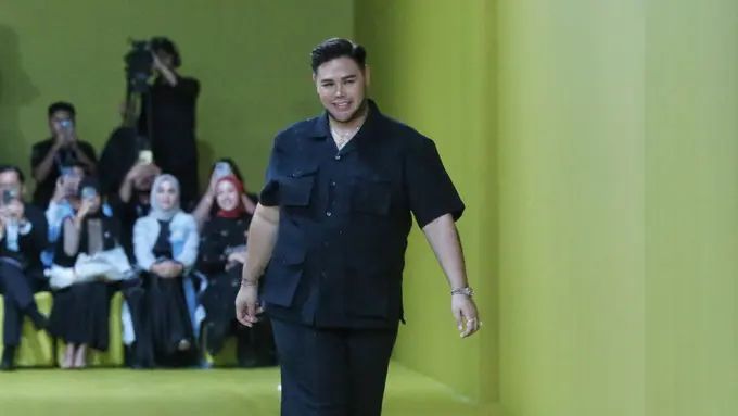 Ivan Gunawan Persembahkan Show Terakhir sebelum Tinggal di Luar Negeri, Pamerkan Koleksi Lebaran Terinspirasi Kenangan Masa Kecil