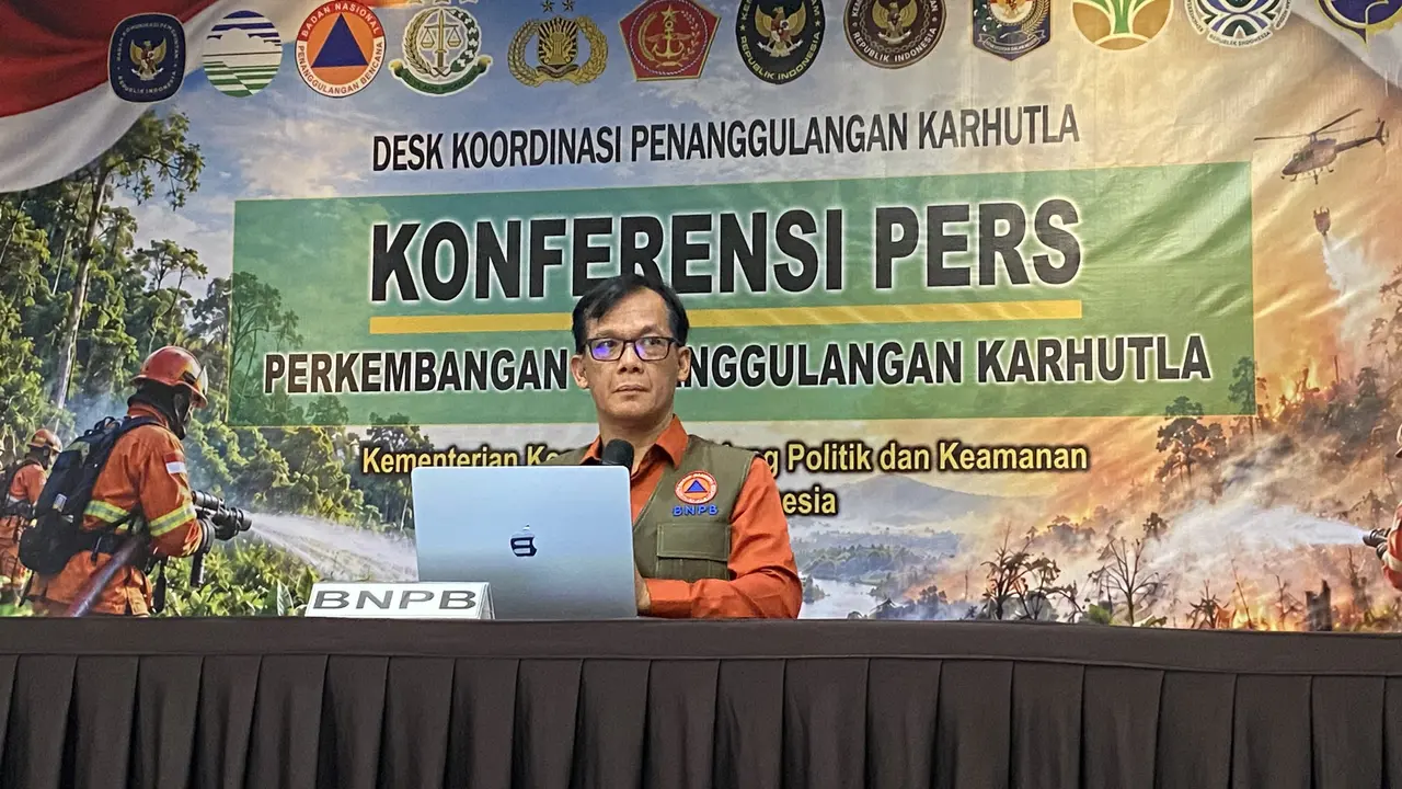 BNPB jelaskan kondisi terbaru penanganan kebakaran hutan dan lahan di 6 provinsi. (liputan6.com/Tisha Maulida Fazriah).