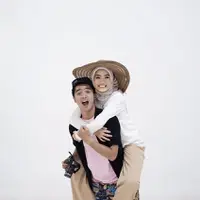 Hanya dalam waktu tiga bulan, Ricky Harun dan Herfiza mantab untuk memutuskan menikah. Pasangan ini resmi menikah pada 15 Juni 2013. (Foto: instagram.com/rickyharun)