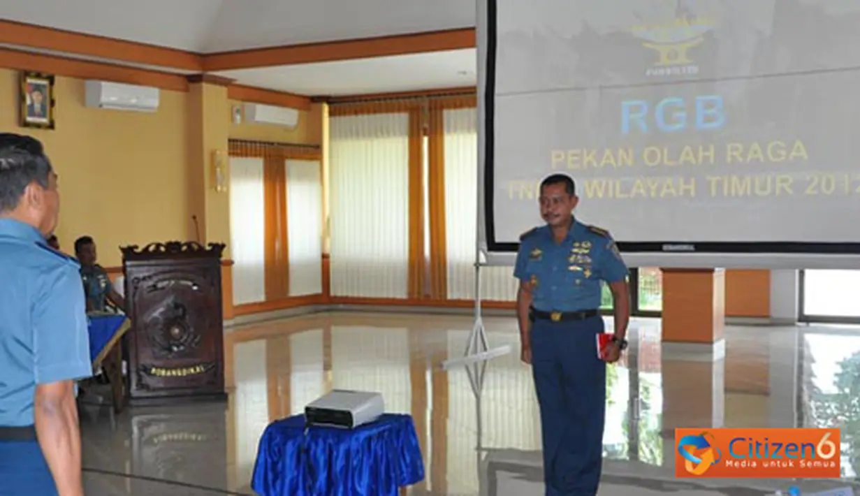 Citizen6, Surabaya: Pangkotama TNI AL Wiltim,  menerima paparan Rencana Garis Besar pelaksanaan Porwiltim yang digelar di Joglo Moeljadi, Kesatrian Bumimoro Kobangdikal, Surabaya, Kamis (29/3). (Pengirim: Penkobangdikal)