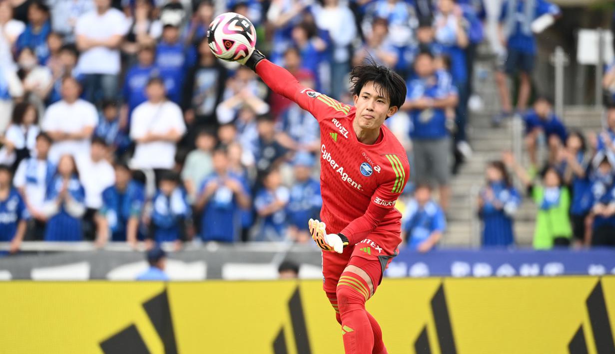 Berstatus sebagai tim yang baru promosi, Machida Zelvia mengejutkan semua pihak di J1 League musim ini. Mereka sukses memuncaki klasemen sementara J1 League dengan delapan laga tersisa. Keberhasilan tersebut tak lepas dari penampilan solid kiper mereka, Kosei Tani. (Dok. J League)