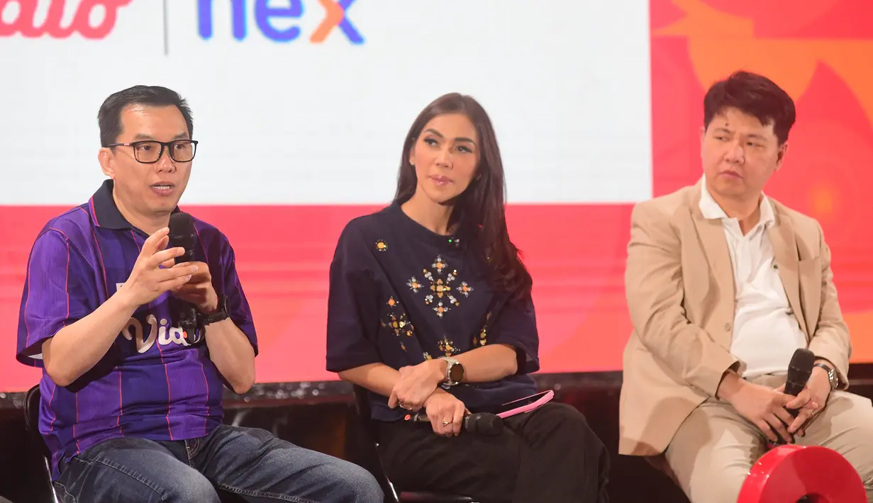 (Dari kiri) Managing Director Vidio Hermawan Sutanto, Deputi 3 CDM Tim Indonesia Asian Games Aichi Nagoya 2026 Anggy Pasaribu dan Head of Sports Emtek Media dan CEO Nex Hendy Lim saat konferensi pers hak siar dan penayangan Asian Games 2026 di Studio Lantai 8 SCTV Tower, Senayan City, Jakarta, Jumat, 4 September 2026. (KLY/ Arie Basuki)