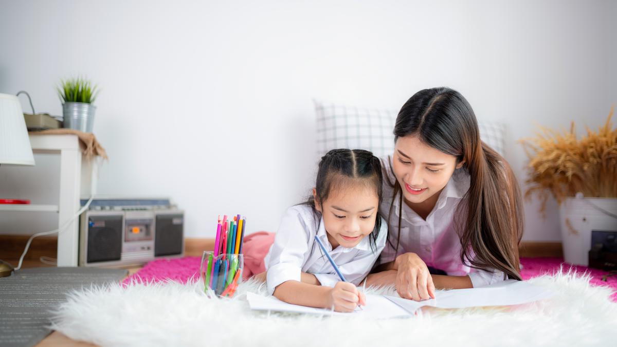 Cara Efektif Melatih Anak Menulis Sejak Dini dengan Kursus Online
