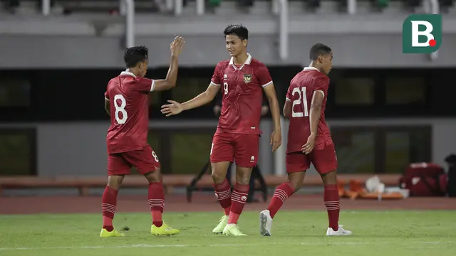 Foto: Tajam di Udara dan Ganas di Darat, Hokky Caraka Jadi Mimpi Buruk Timnas Timor Leste di Laga Pertama Kualifikasi Piala Asia U-20
