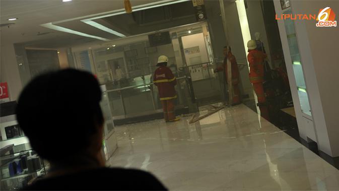 Pasaraya Grande Blok M Terbakar Terdengar Ledakan News Liputan6 Com