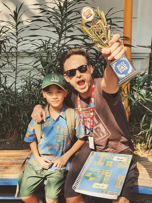 6 Kenangan Manis Ashraf Sinclair dengan Noah, Penuh Kasih Sayang