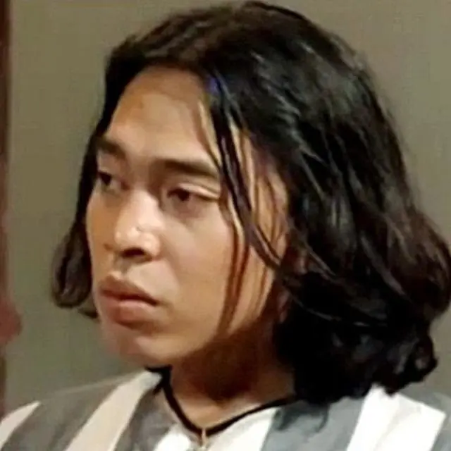 6 Foto Masa Muda Komeng, Gaya Rambut Gondrong Milik Ariel Noah