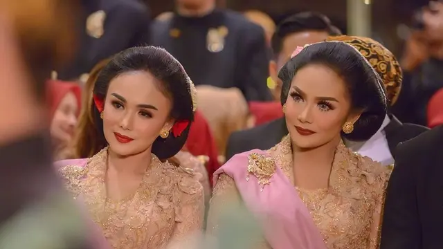 6 Potret Kompak Krisdayanti dan Yuni Shara Pakai Kebaya, Bak Saudara Kembar