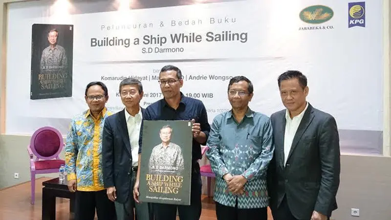 Chairman Jababeka Luncurkan Buku Building A Ship While Sailing