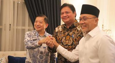 Ketum Golkar Airlangga Hartarto, Ketum PAN Zulkifli Hasan atau Zulhas, dan Ketum PPP Suharso Monoarfa saling bertemu hingga sepakat bentuk Koalisi Indonesia Bersatu.